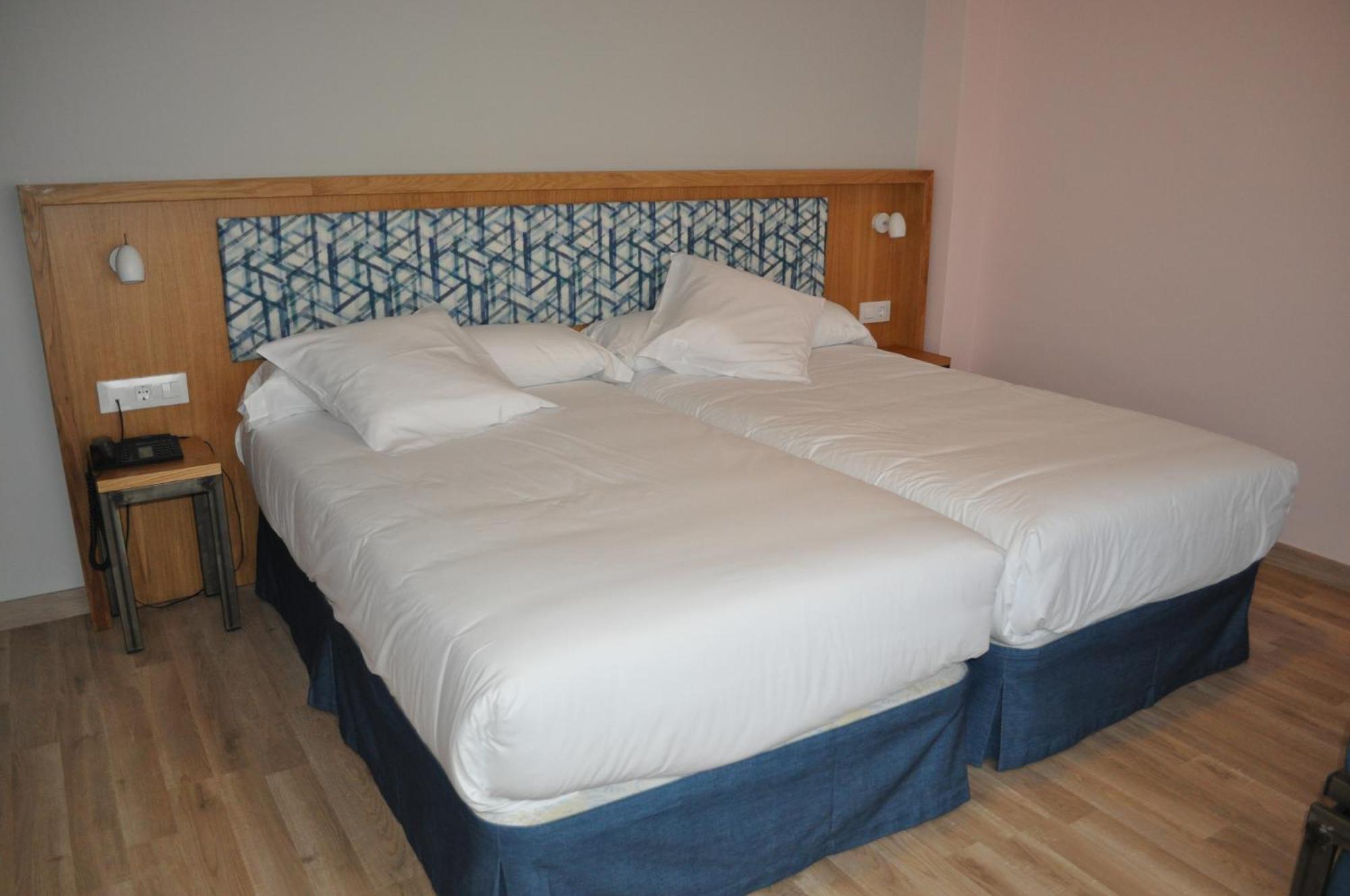 Hotel Celanova Oda fotoğraf