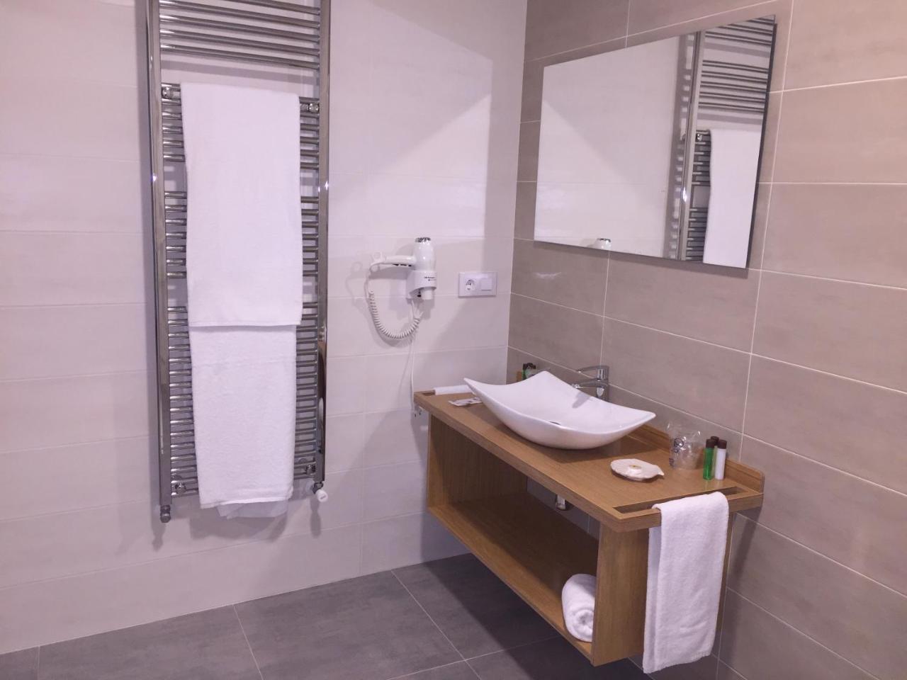 Hotel Celanova Dış mekan fotoğraf