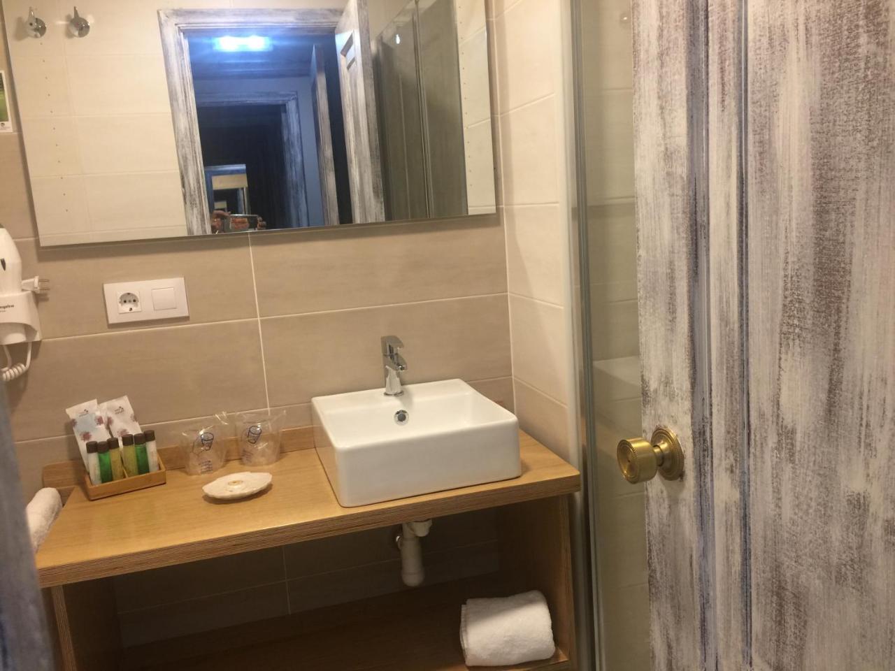 Hotel Celanova Dış mekan fotoğraf